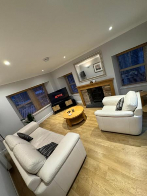 Town Centre 2 bedroom apartment